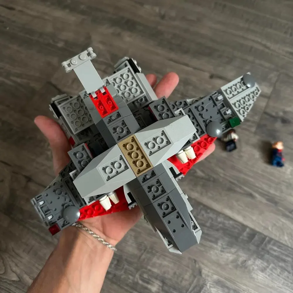 2019 Retired LEGO Marvel 76127 Captain Marvel Skrull Attack Set - Incomplete